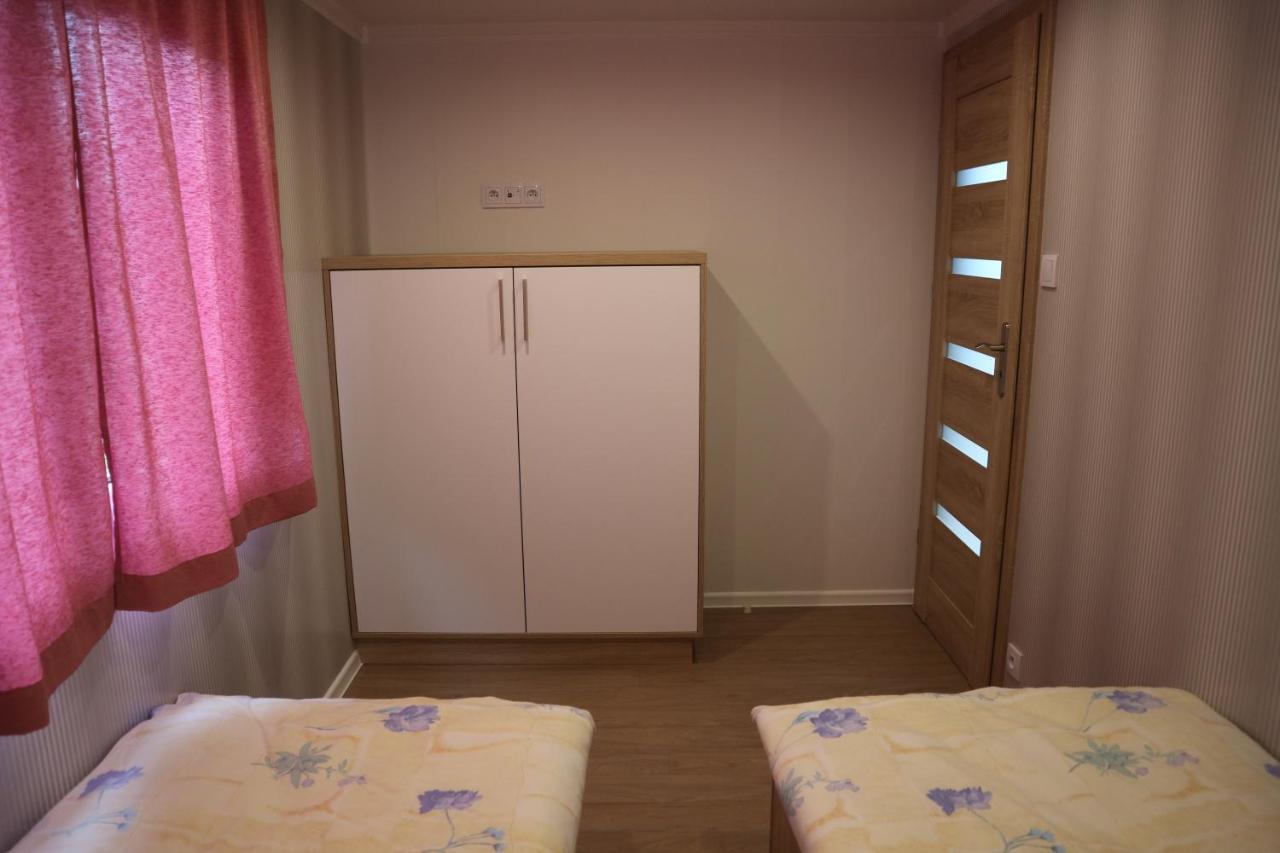 Amis Apartman 2 Apartment Liptovsky Trnovec Bagian luar foto